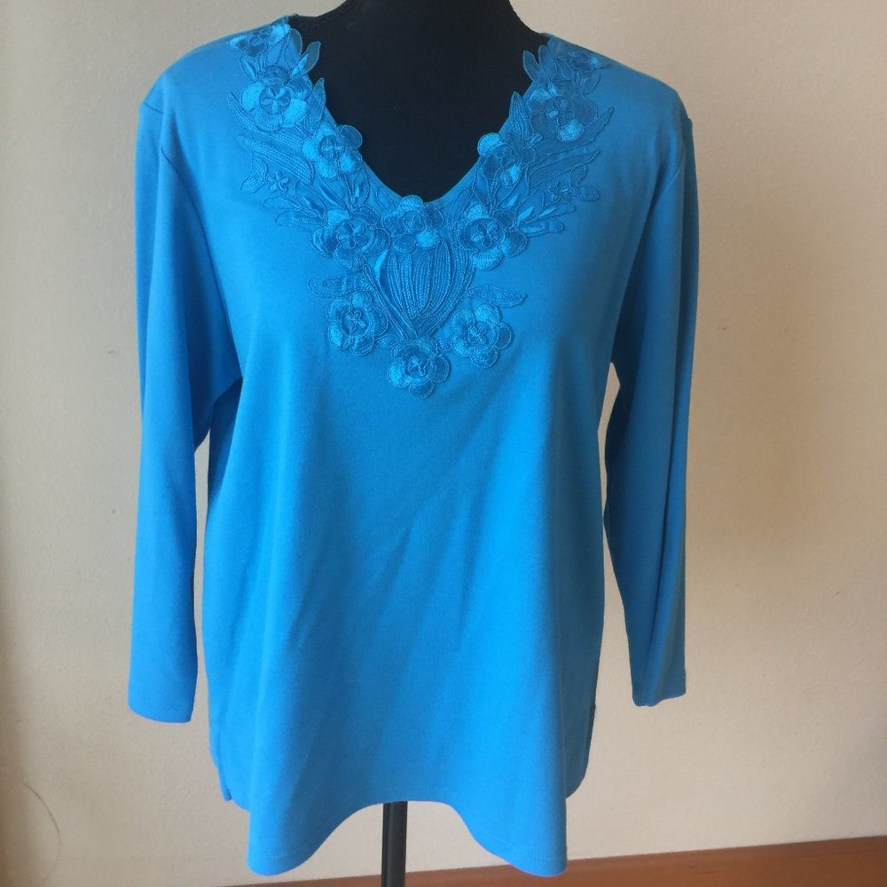Long Sleeve Floral Applique Top